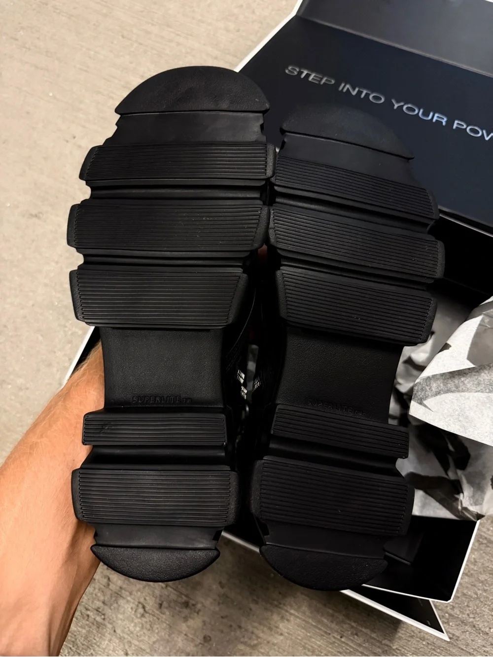 Urbnkicks sleek black